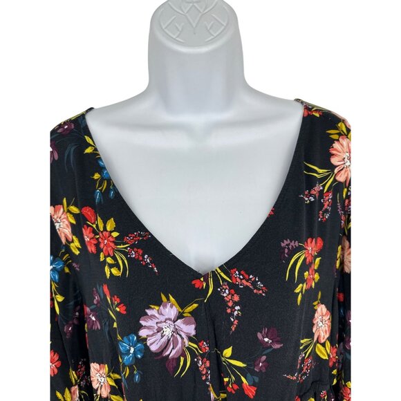 Torrid V-Neck Boho Top With Criss-Cross Back Detail Size 2X - Picture 4 of 10